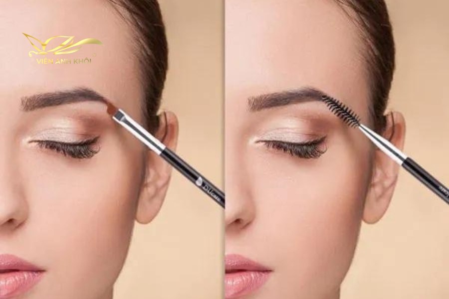 Thoa mascara chân mày sau bước vẽ để chân mày giữ nếp và lâu trôi