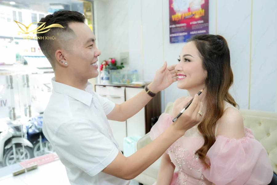 Hoa hậu Diễm Hương “Chọn mặt gửi vàng” ở Thẩm Mỹ Viện Anh Khôi mang đến kết quả như ý